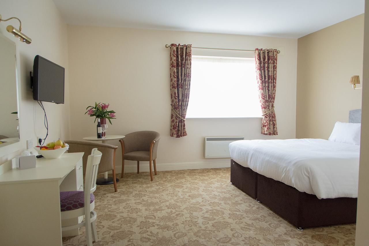 Отель Kilkee Bay Hotel Килки