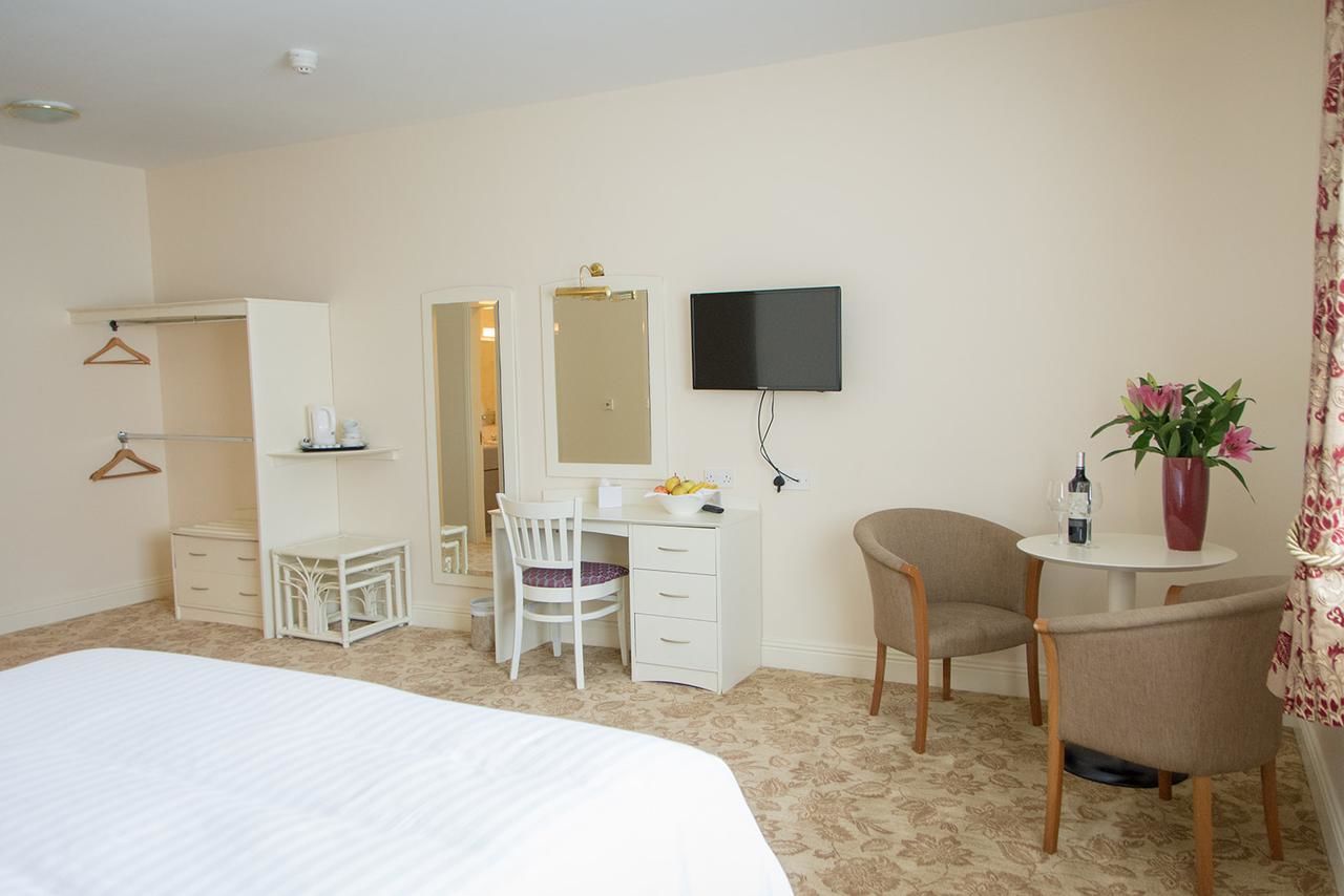 Отель Kilkee Bay Hotel Килки