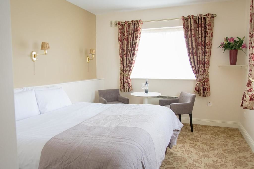 Отель Kilkee Bay Hotel Килки